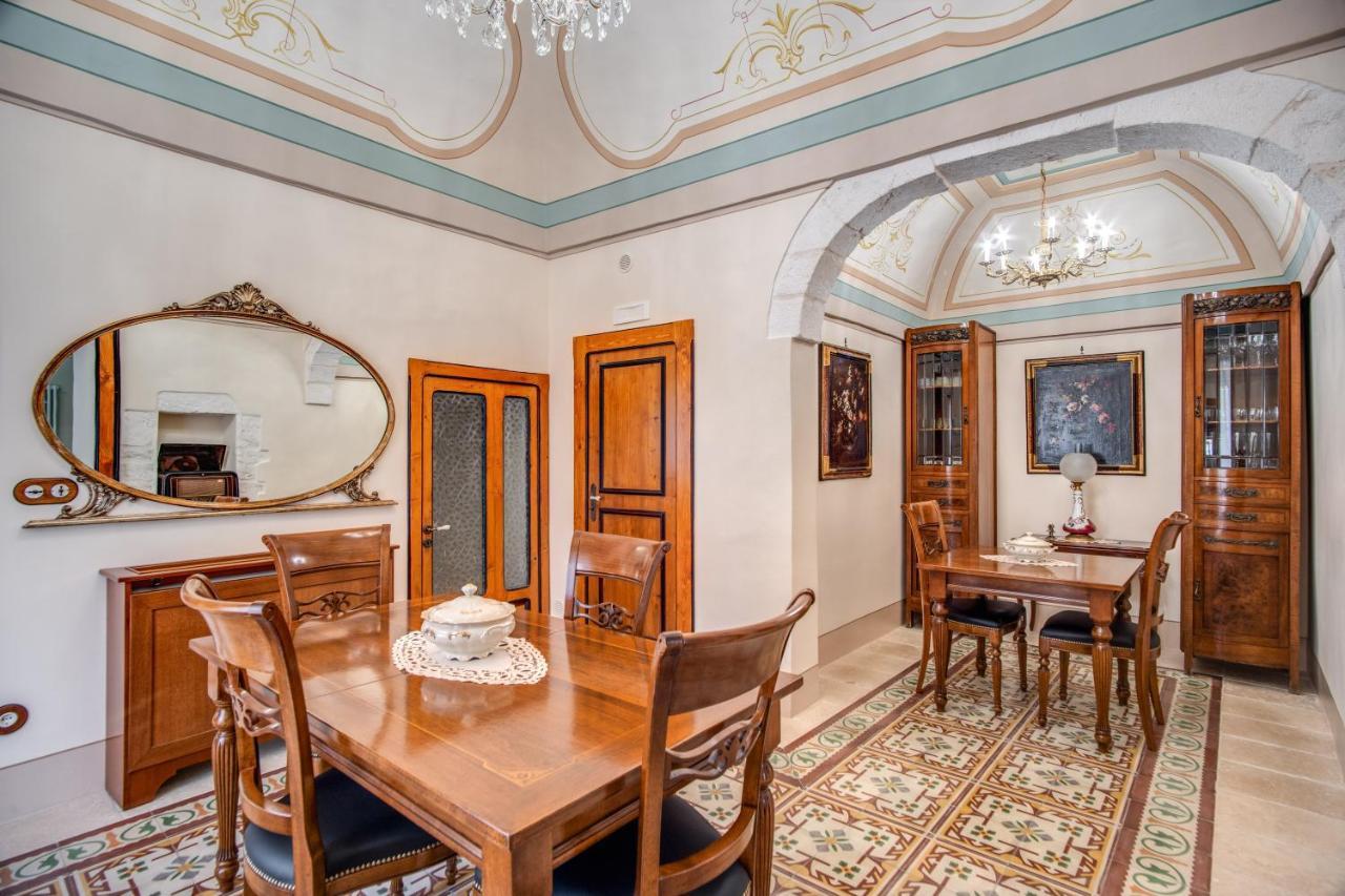 Bed and Breakfast Palazzo Stunis - Dimora Di Charme Остуни Экстерьер фото
