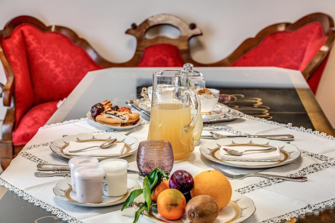 Bed and Breakfast Palazzo Stunis - Dimora Di Charme Остуни Экстерьер фото