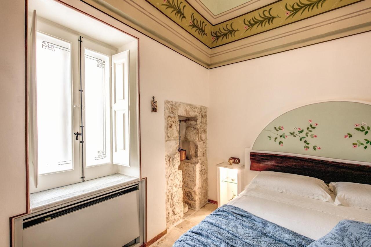 Bed and Breakfast Palazzo Stunis - Dimora Di Charme Остуни Экстерьер фото