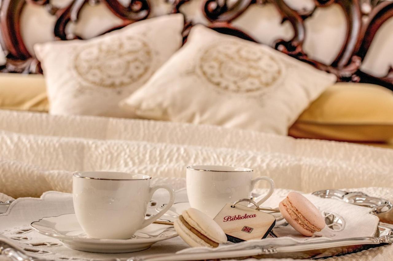 Bed and Breakfast Palazzo Stunis - Dimora Di Charme Остуни Экстерьер фото