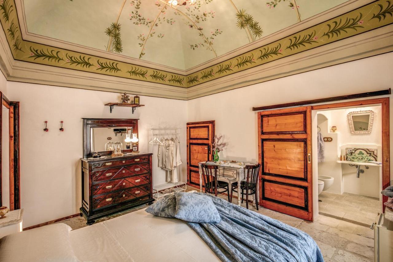 Bed and Breakfast Palazzo Stunis - Dimora Di Charme Остуни Экстерьер фото
