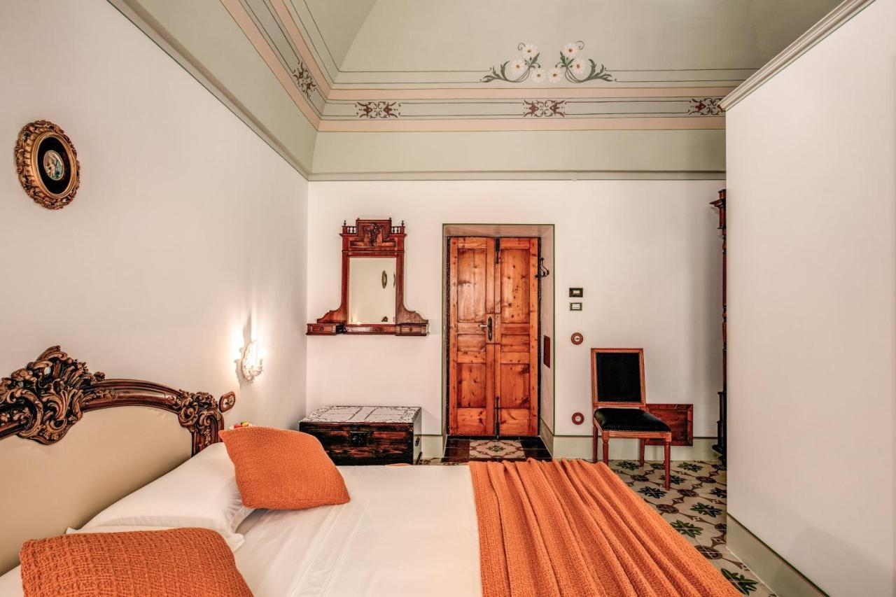 Bed and Breakfast Palazzo Stunis - Dimora Di Charme Остуни Экстерьер фото